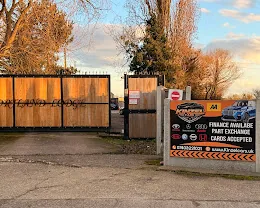 Kinzel Cars entrance gates at Portland Lodge